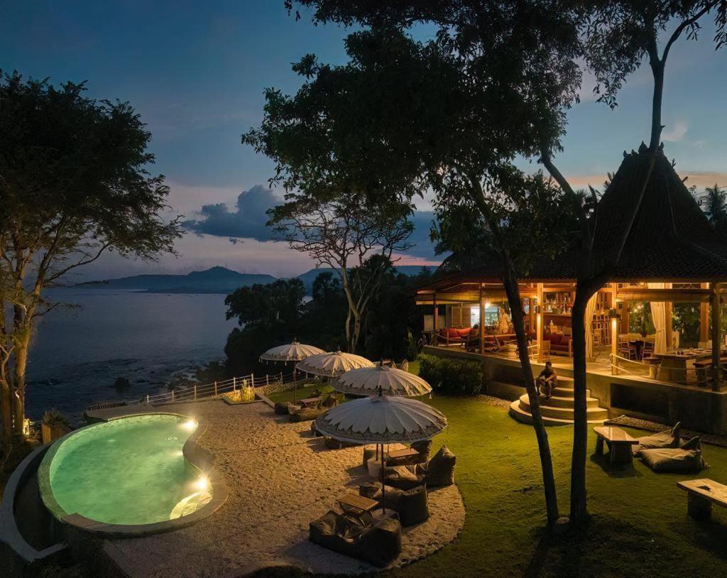 Bali Cliff Glamping Hotel Seraya ภายนอก รูปภาพ